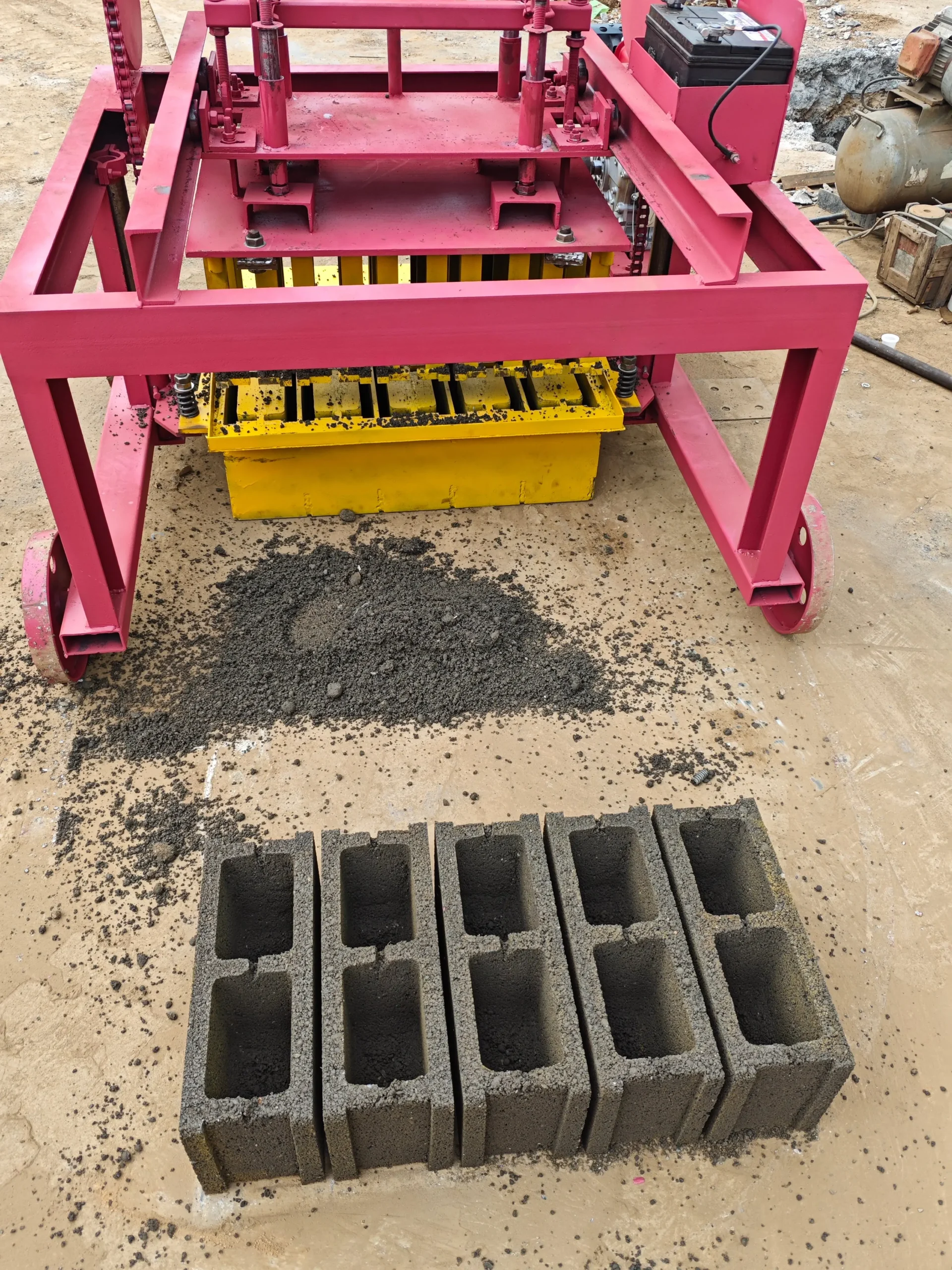 QMR4-45 Mobile Block Machine for Hollow Bricks – PLC Control - Image 3