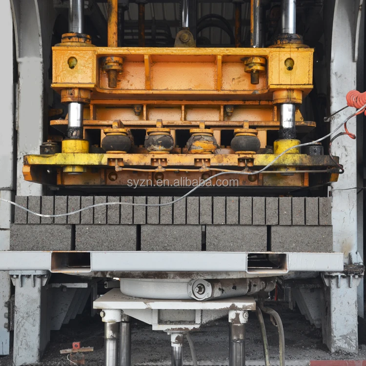 Hollow Solid Block Pallet-Free Block Machine QT18-25 – Automatic - Image 2