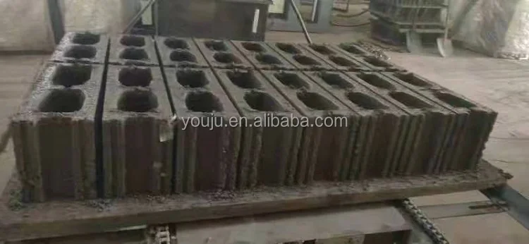 Intelligent Hollow Block Machine – QT12-15 - Image 4