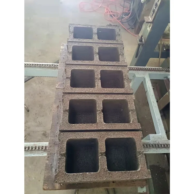 QT5-15 Concrete Interlocking Bricks Making Machine – PLC Control - Image 5