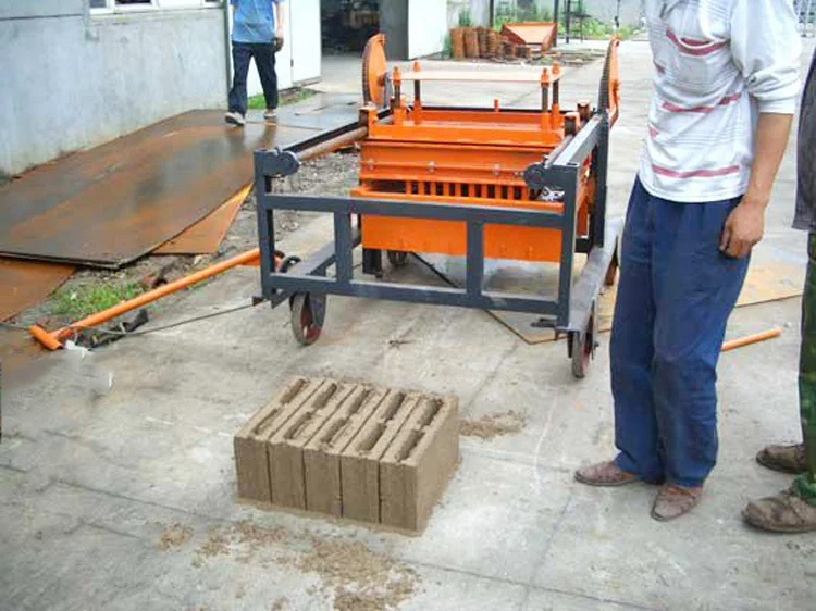 Automatic Mobile Hollow Block Making Machine QMR4-45 – PLC Control - Image 6