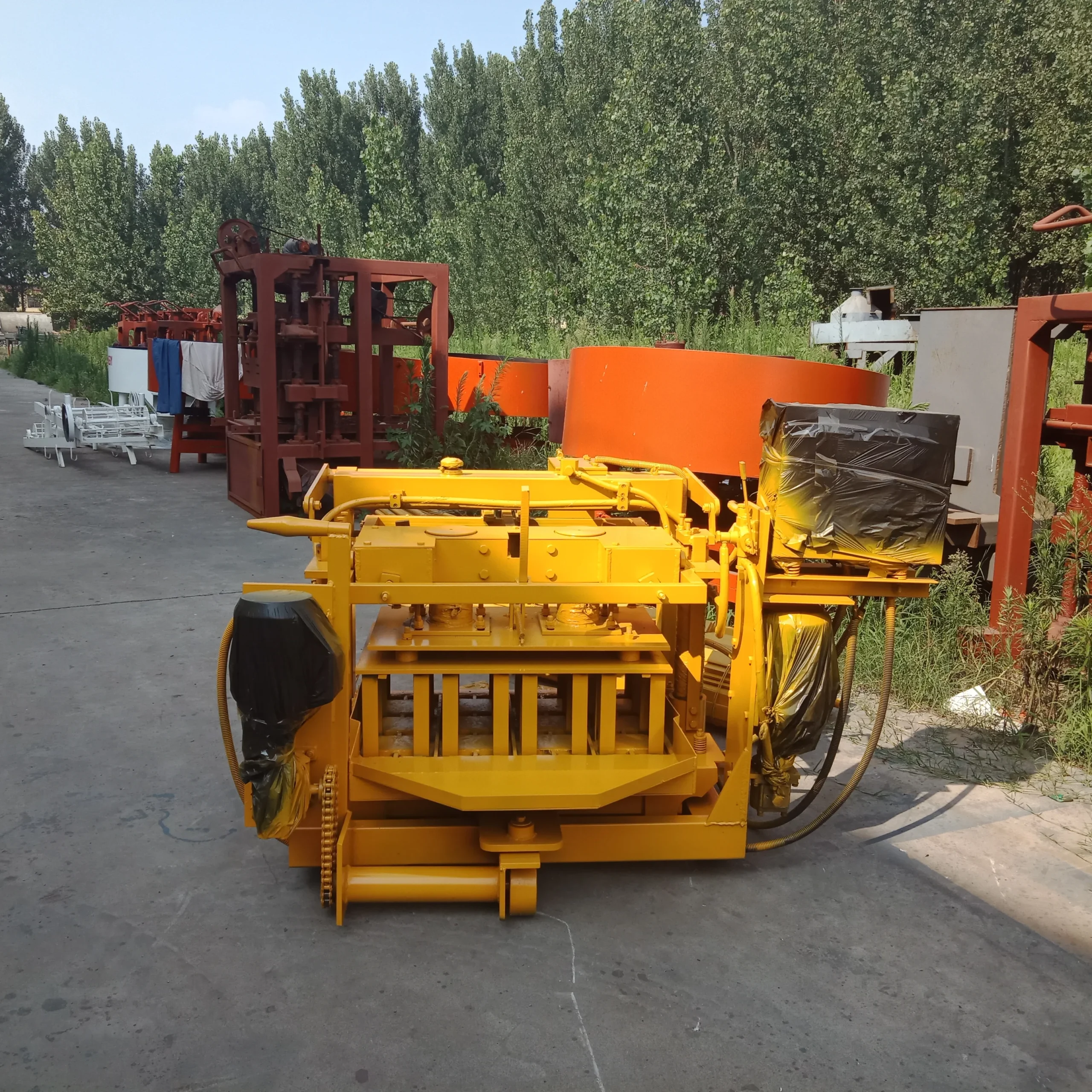 Automatic Mobile Block Machine for Hollow Block – PLC Control - Image 4
