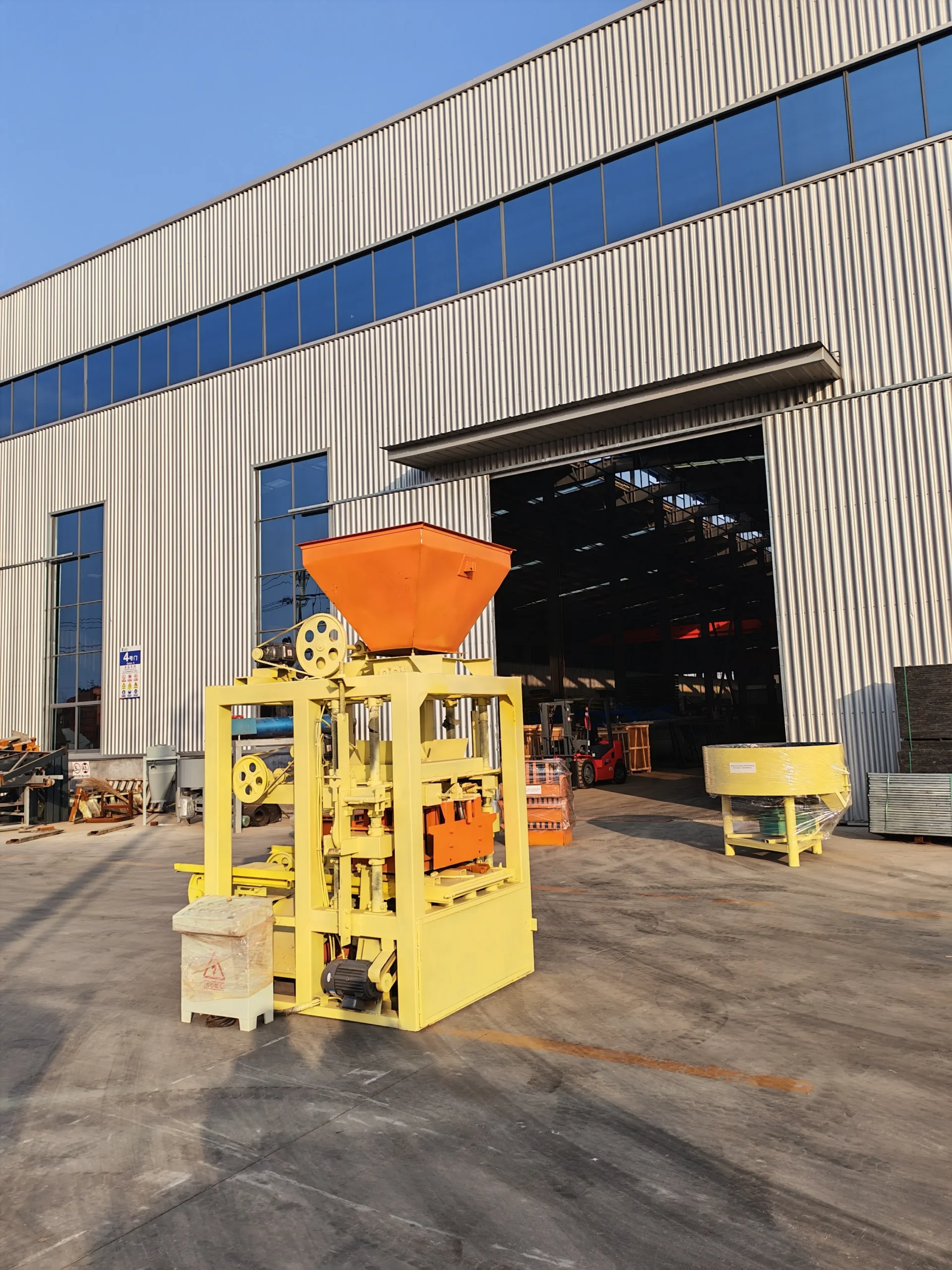 QTJ4-24 Semi-Automatic Block Machine with PLC Control – Intelligent - Image 5