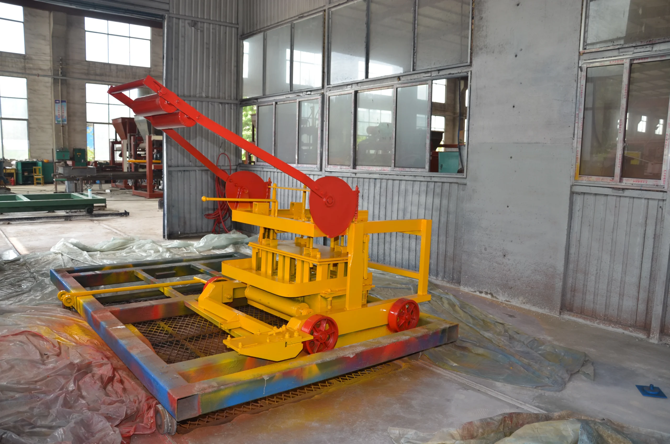 Mobile Egg Laying Block Machine with Diesel Engine – PLC Control - Image 3