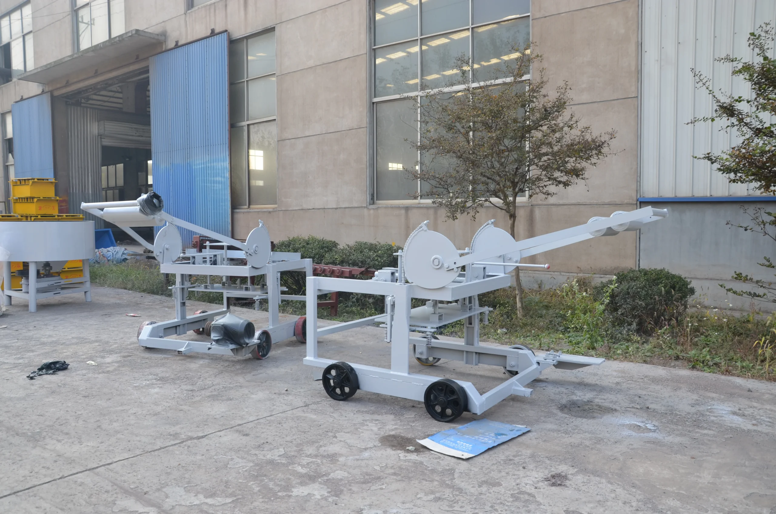 Mobile Egg Laying Block Machine with Diesel Engine – PLC Control - Image 4