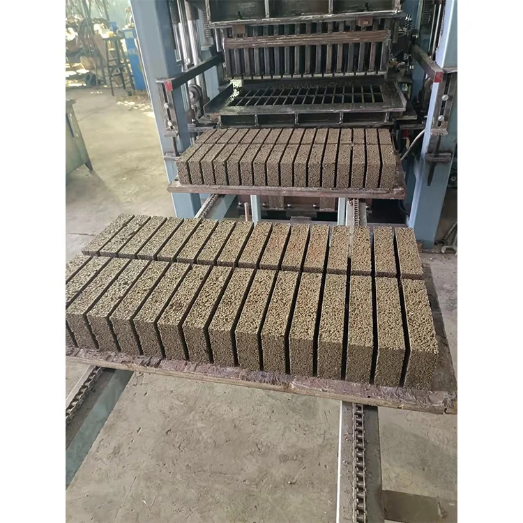 QT5-15 Concrete Interlocking Bricks Making Machine – PLC Control - Image 4