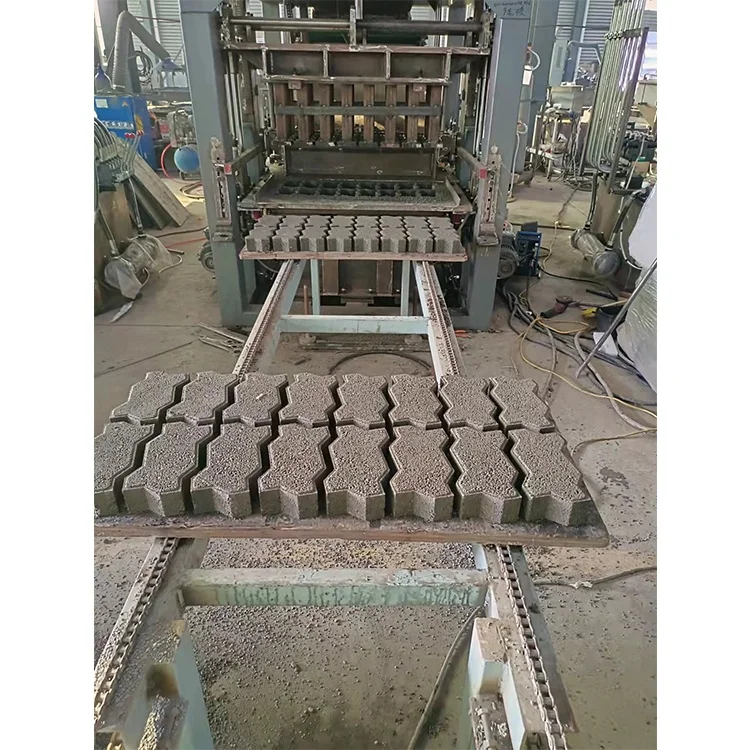 QT5-15 Concrete Interlocking Bricks Making Machine – PLC Control - Image 3