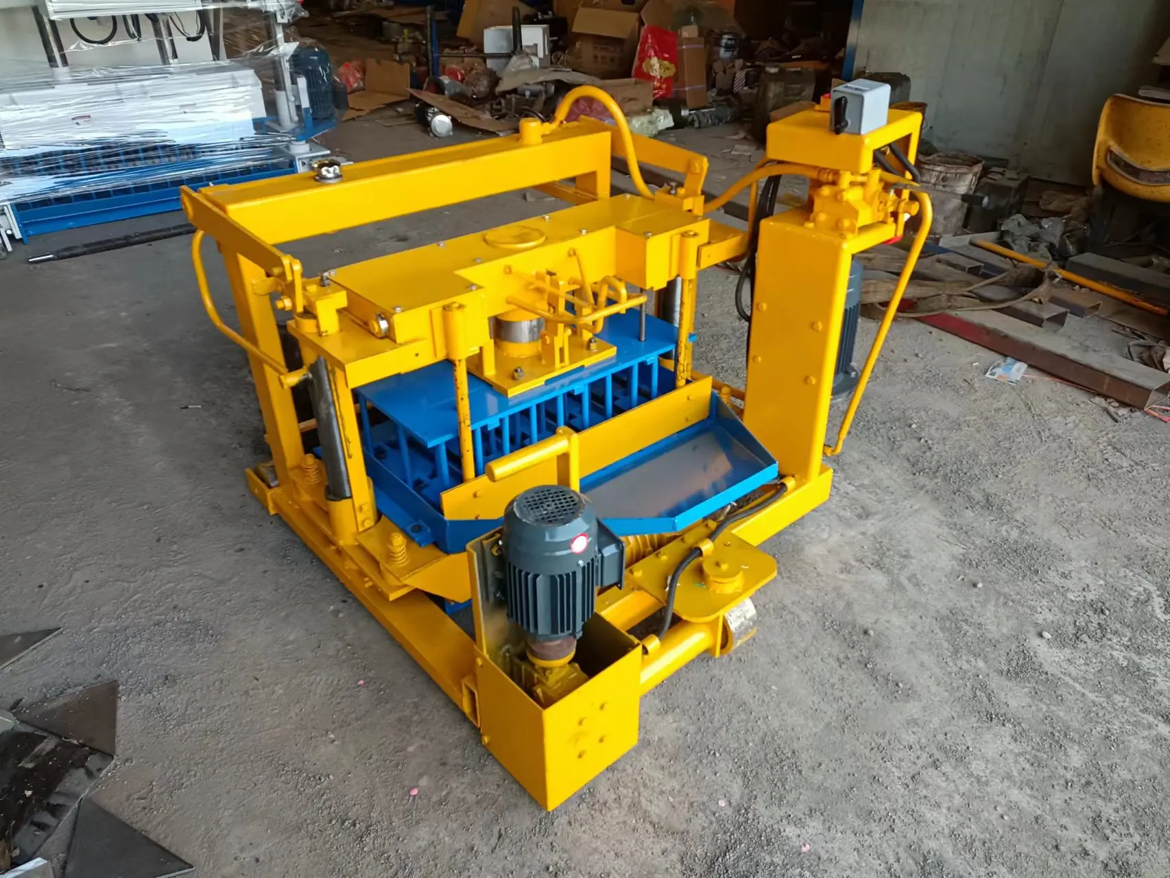 Automatic Mobile Block Machine for Hollow Block – PLC Control - Image 3