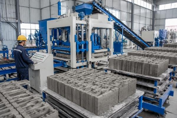 Exploring High-Quality Automatic Concrete Block Machines